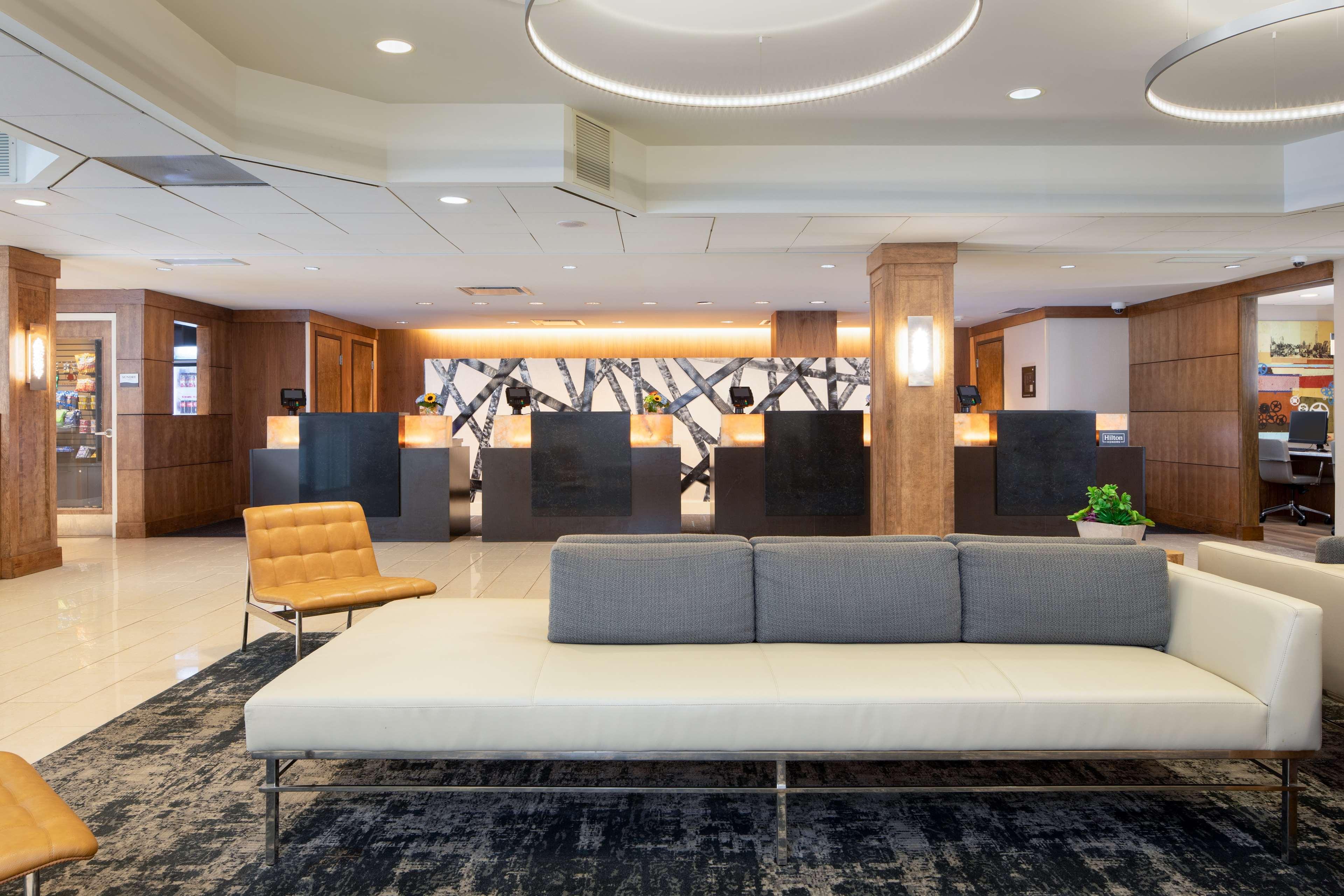 Doubletree By Hilton Hotel & Suites Pittsburgh Downtown Екстериор снимка