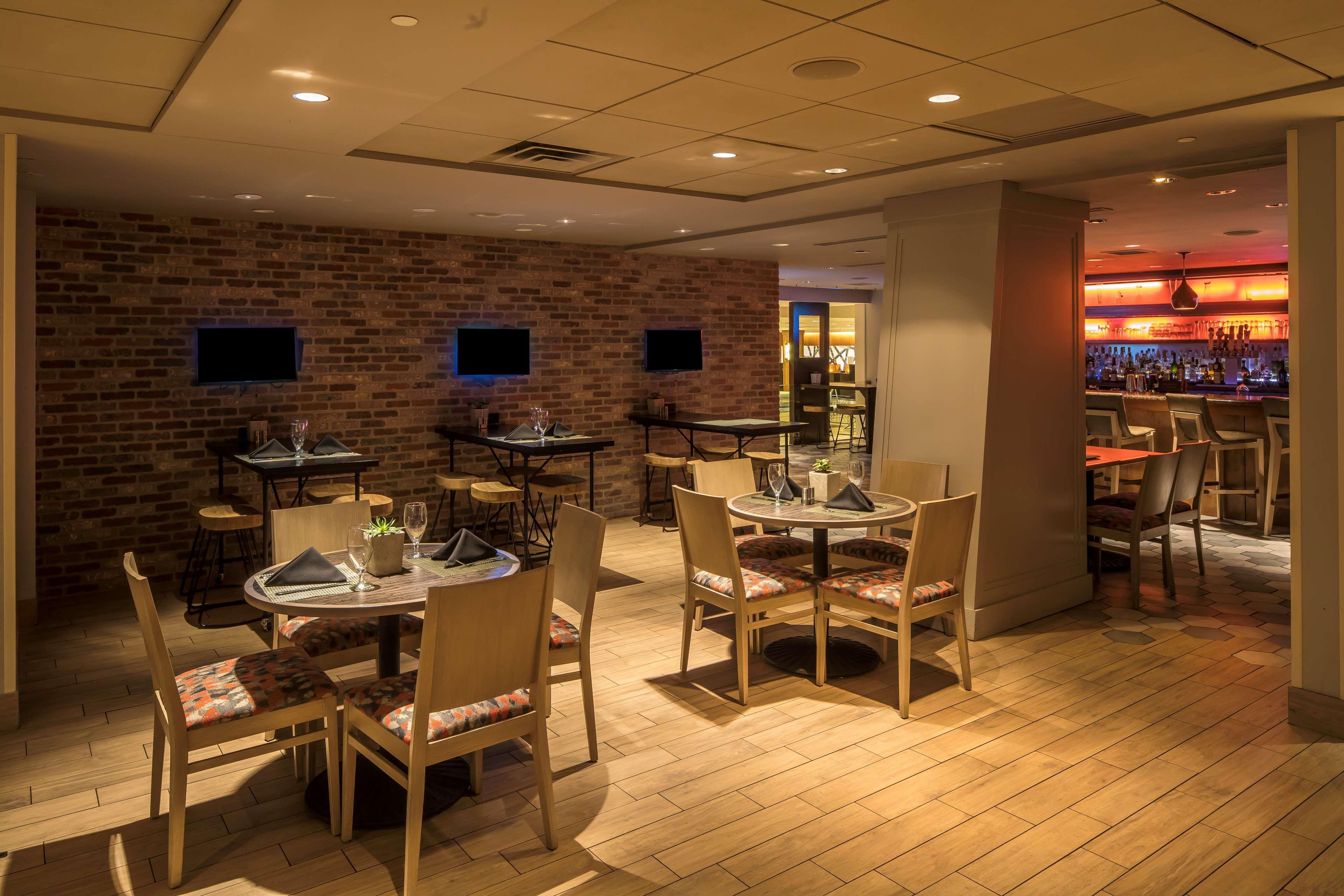 Doubletree By Hilton Hotel & Suites Pittsburgh Downtown Екстериор снимка