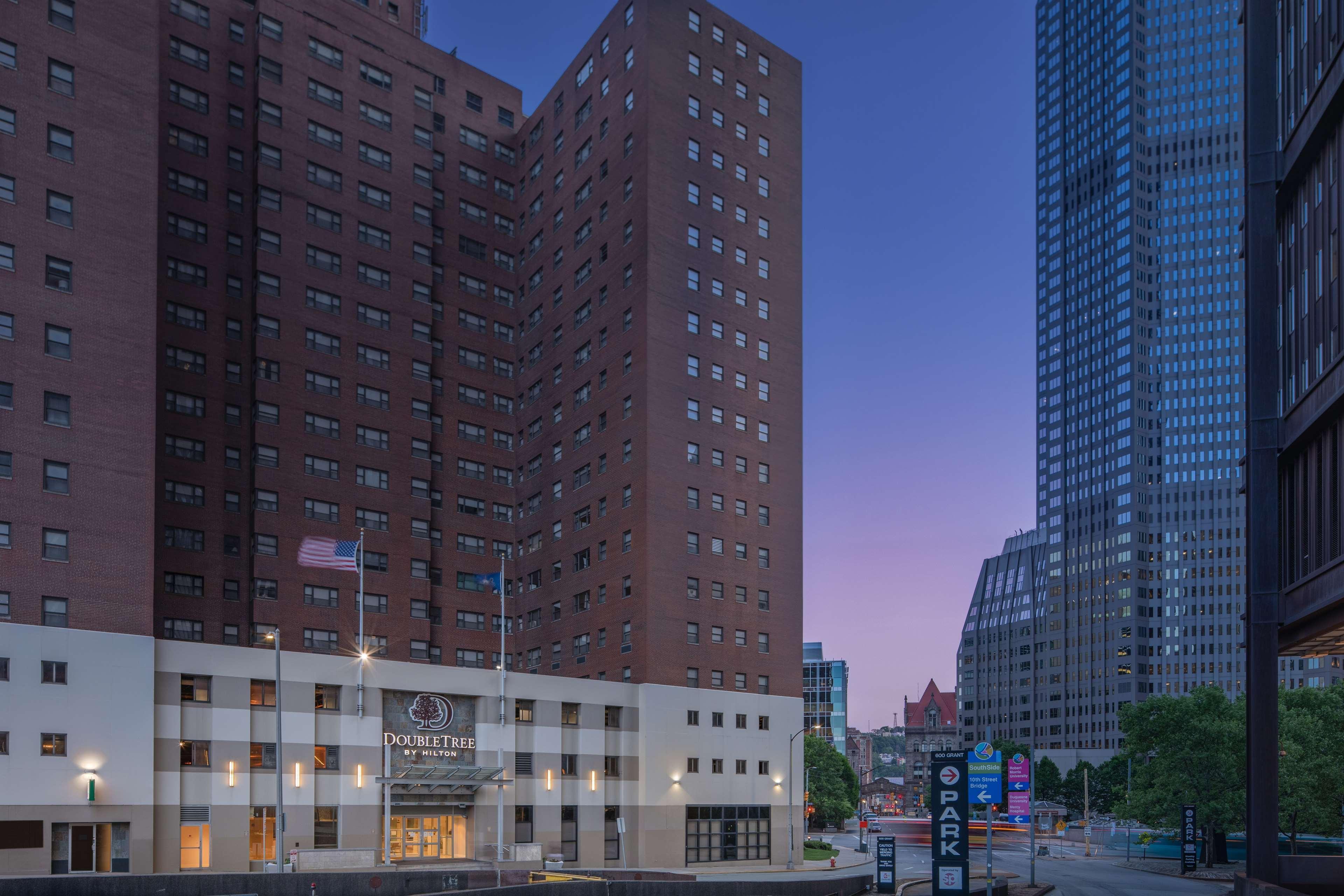 Doubletree By Hilton Hotel & Suites Pittsburgh Downtown Екстериор снимка