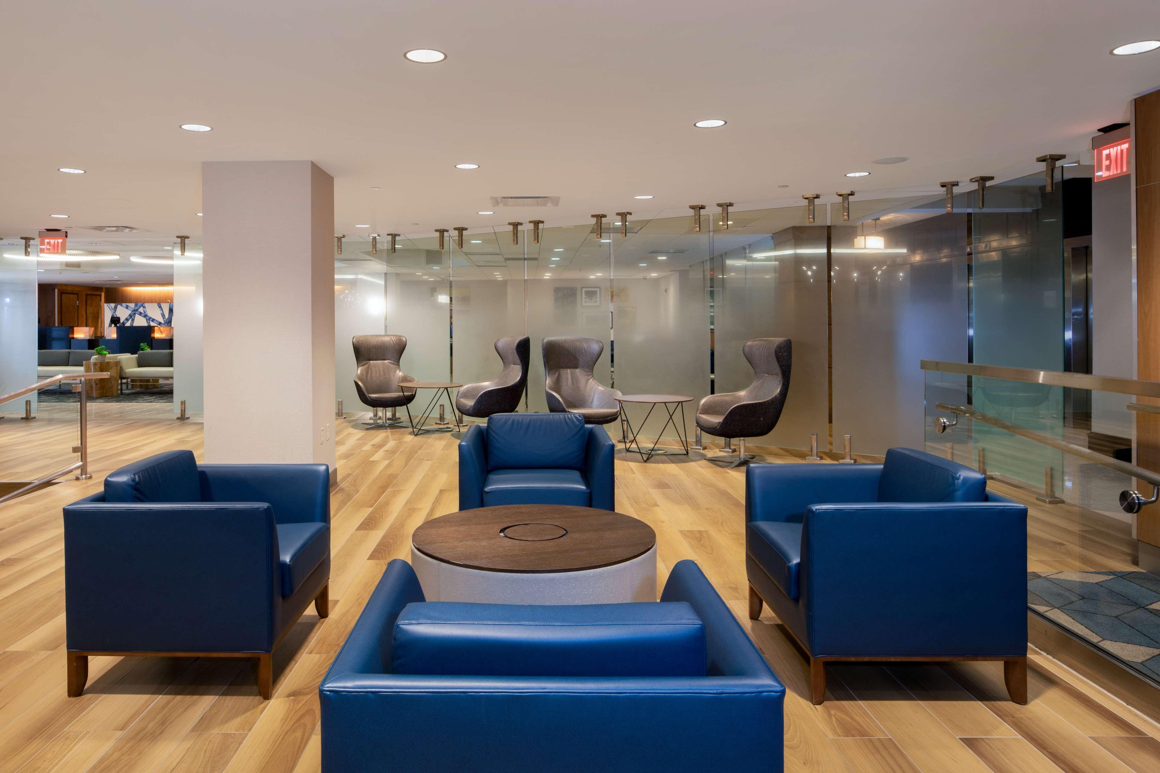 Doubletree By Hilton Hotel & Suites Pittsburgh Downtown Екстериор снимка