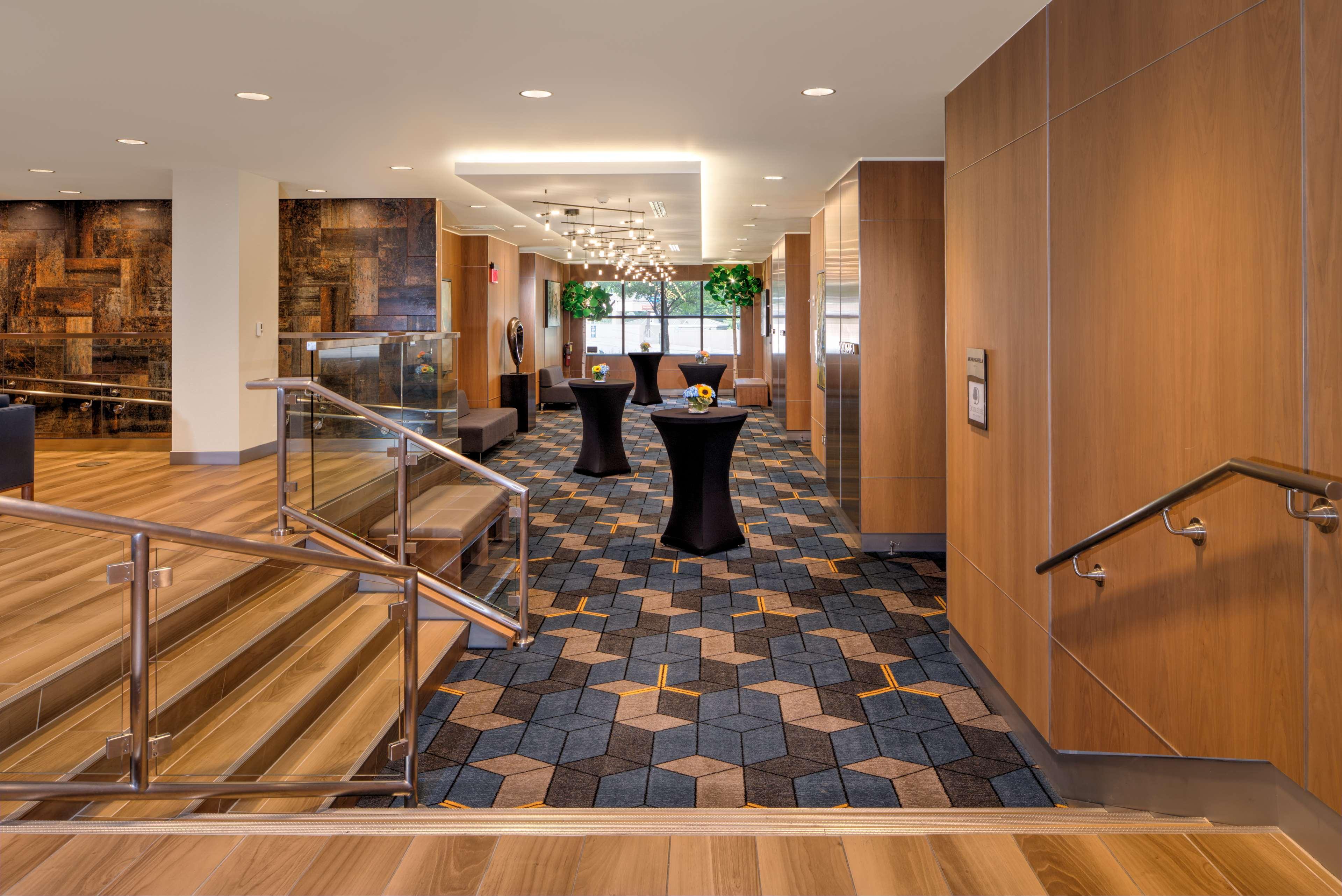 Doubletree By Hilton Hotel & Suites Pittsburgh Downtown Екстериор снимка