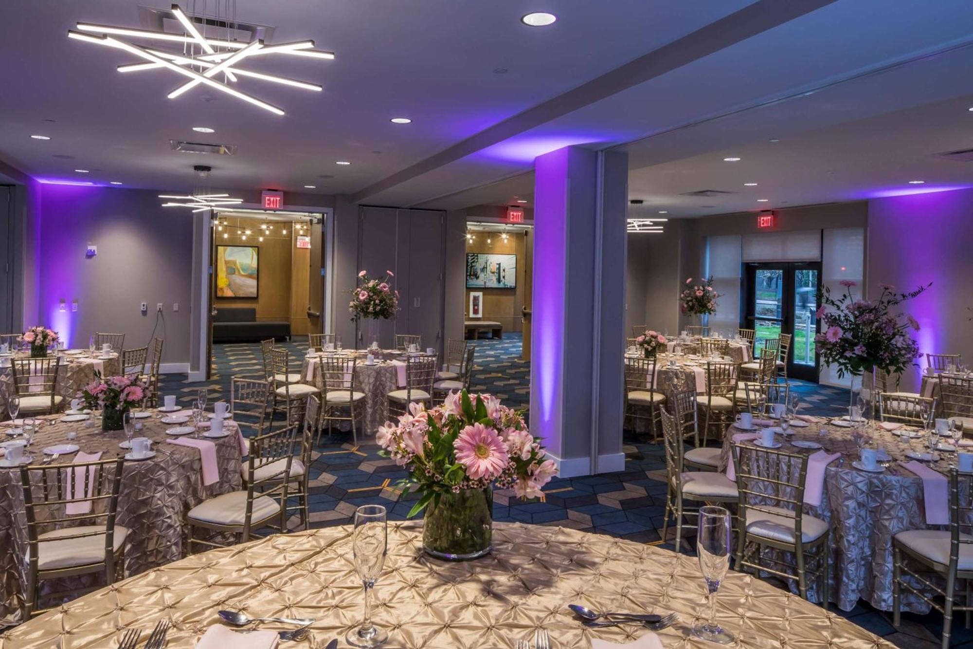Doubletree By Hilton Hotel & Suites Pittsburgh Downtown Екстериор снимка