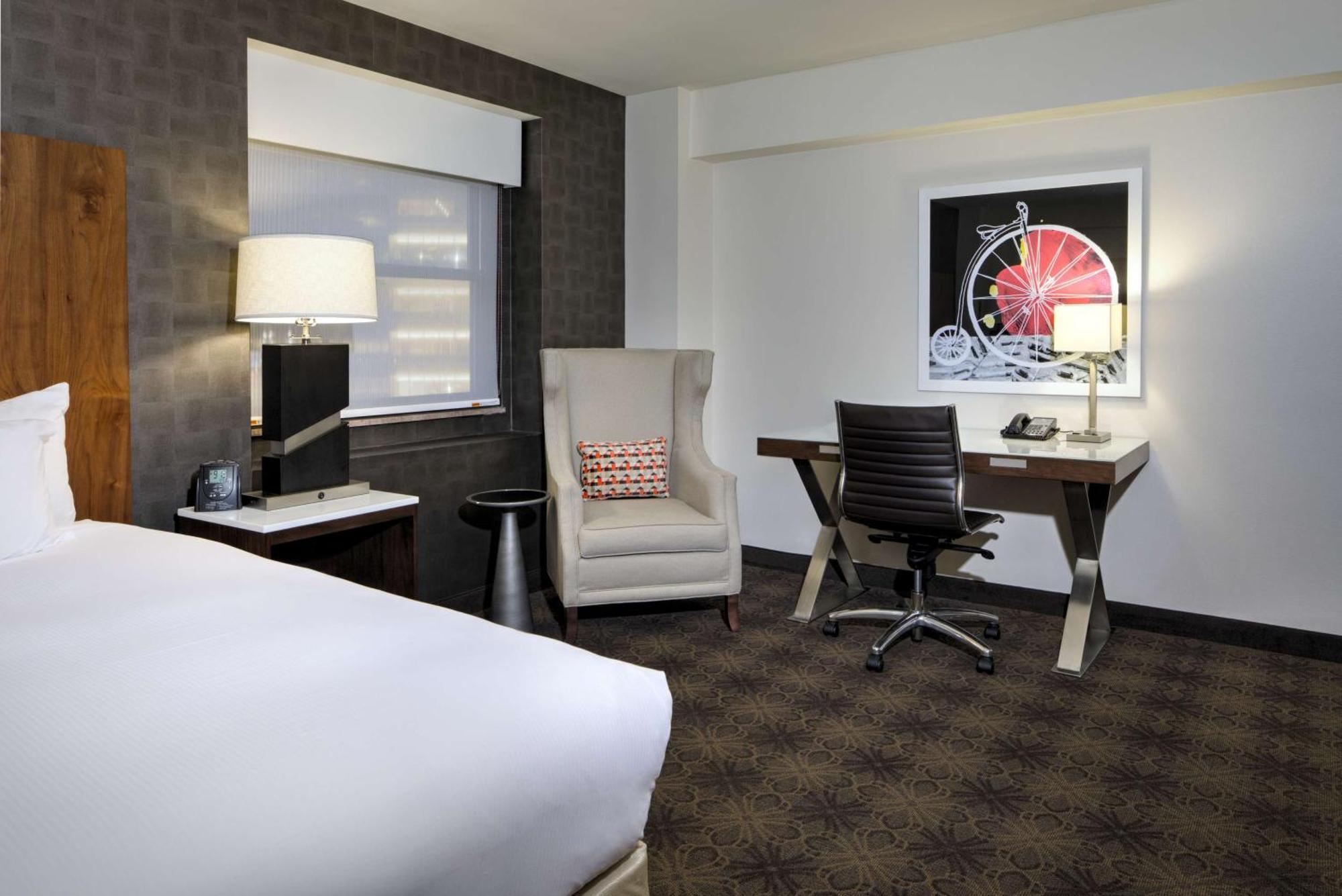Doubletree By Hilton Hotel & Suites Pittsburgh Downtown Екстериор снимка