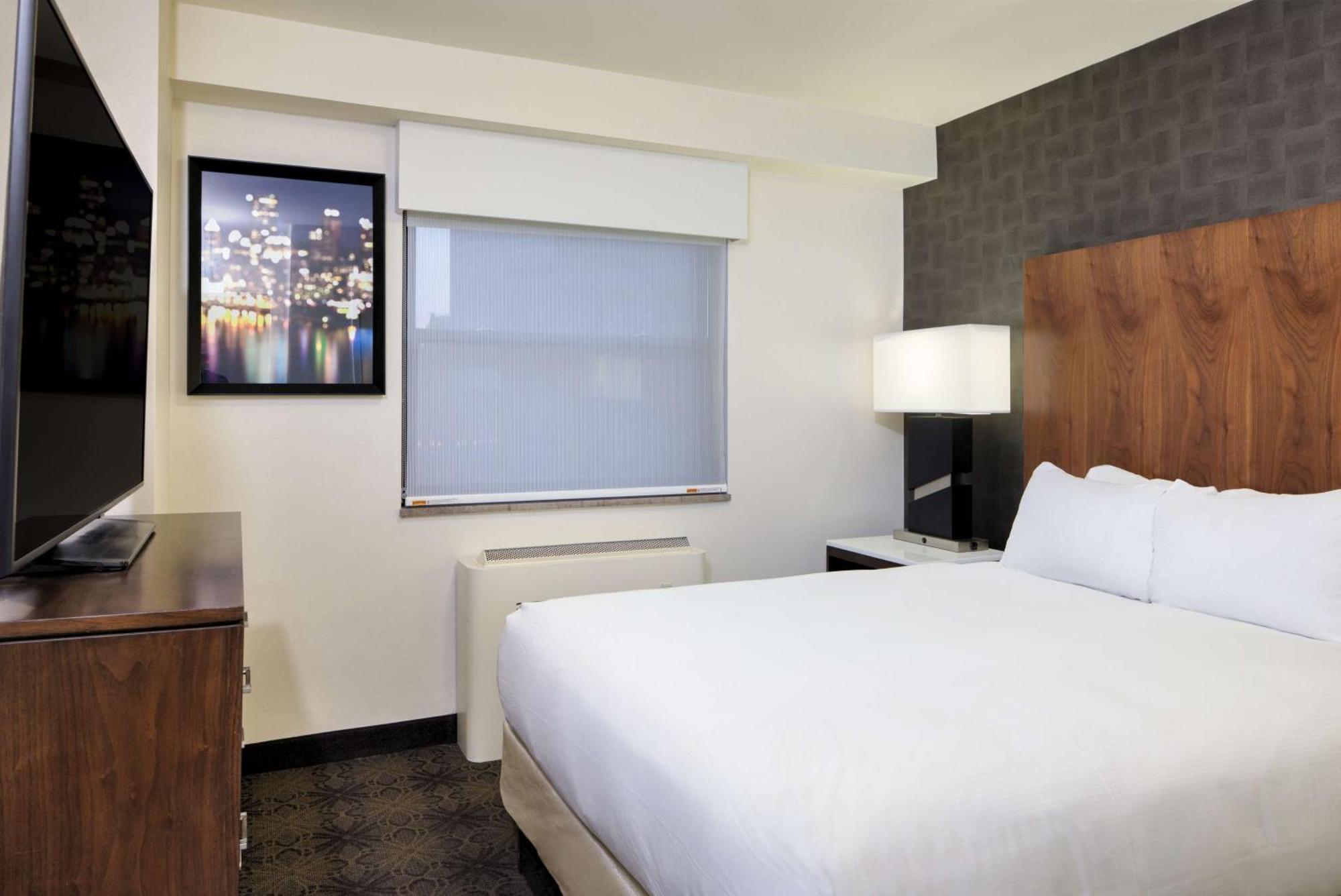Doubletree By Hilton Hotel & Suites Pittsburgh Downtown Екстериор снимка