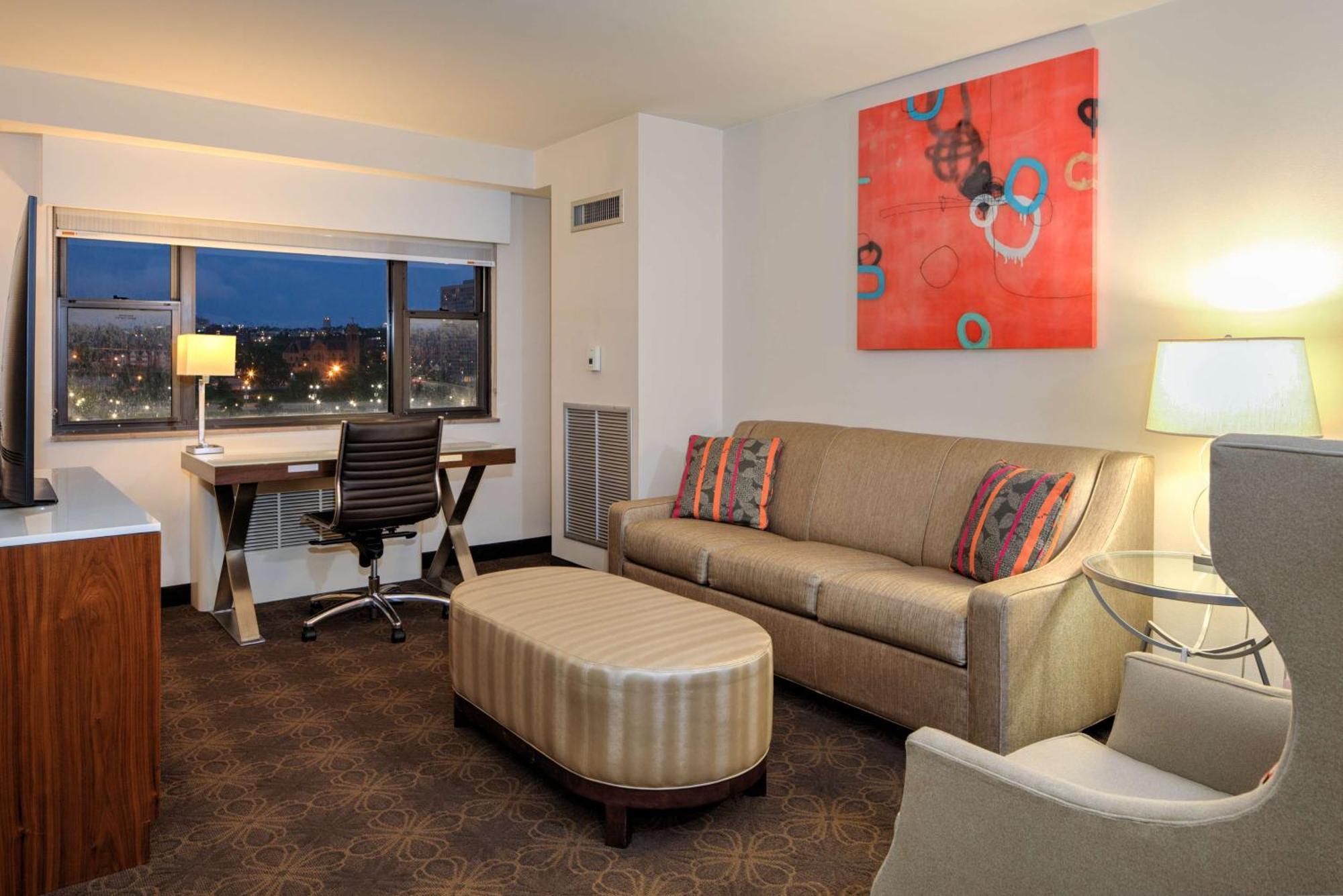 Doubletree By Hilton Hotel & Suites Pittsburgh Downtown Екстериор снимка